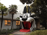 「宇宙刑事ギャバン」好きが高じてアートに サブカル好きフランス人が紡ぐ冒険の物語