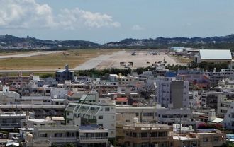 普天間隣接の小学校校庭に米軍機から落下物