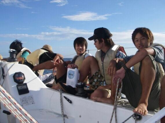 慶應時代の夏休みにはクルージングで2週間かけて徳島県まで行くなど大学生活は充実していた（写真：井口さん提供）