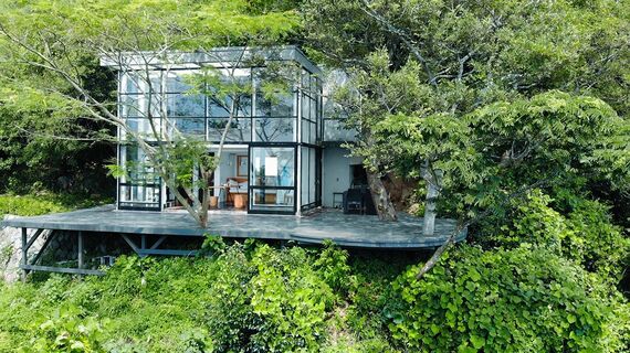 Izu Cliff House外観