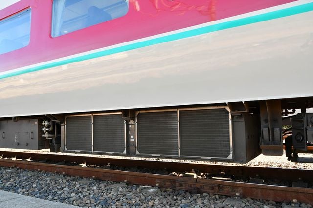 Jr西日本381系 やくも 国鉄形特急最後の輝き 特急 観光列車 東洋経済オンライン 経済ニュースの新基準