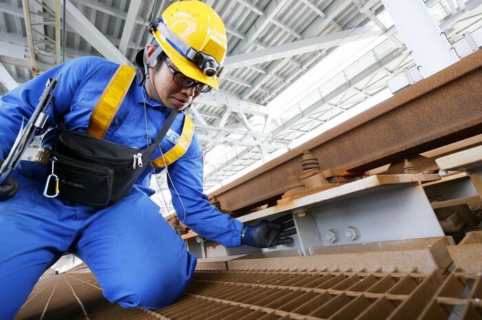場所によっては目で見るだけでなく、手で触れて確認