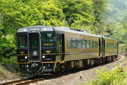 三角線を走るD＆S列車「A列車で行こう」