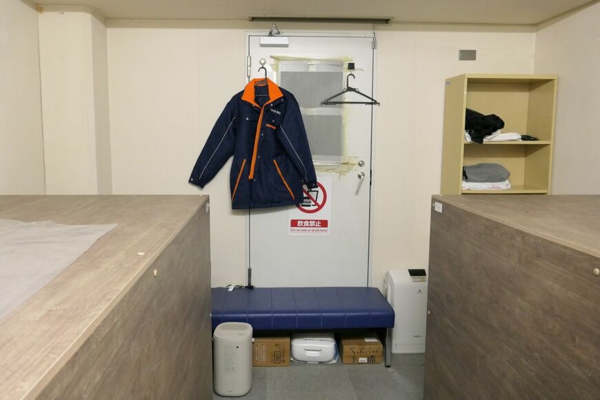 駅員用の寝室（記者撮影）