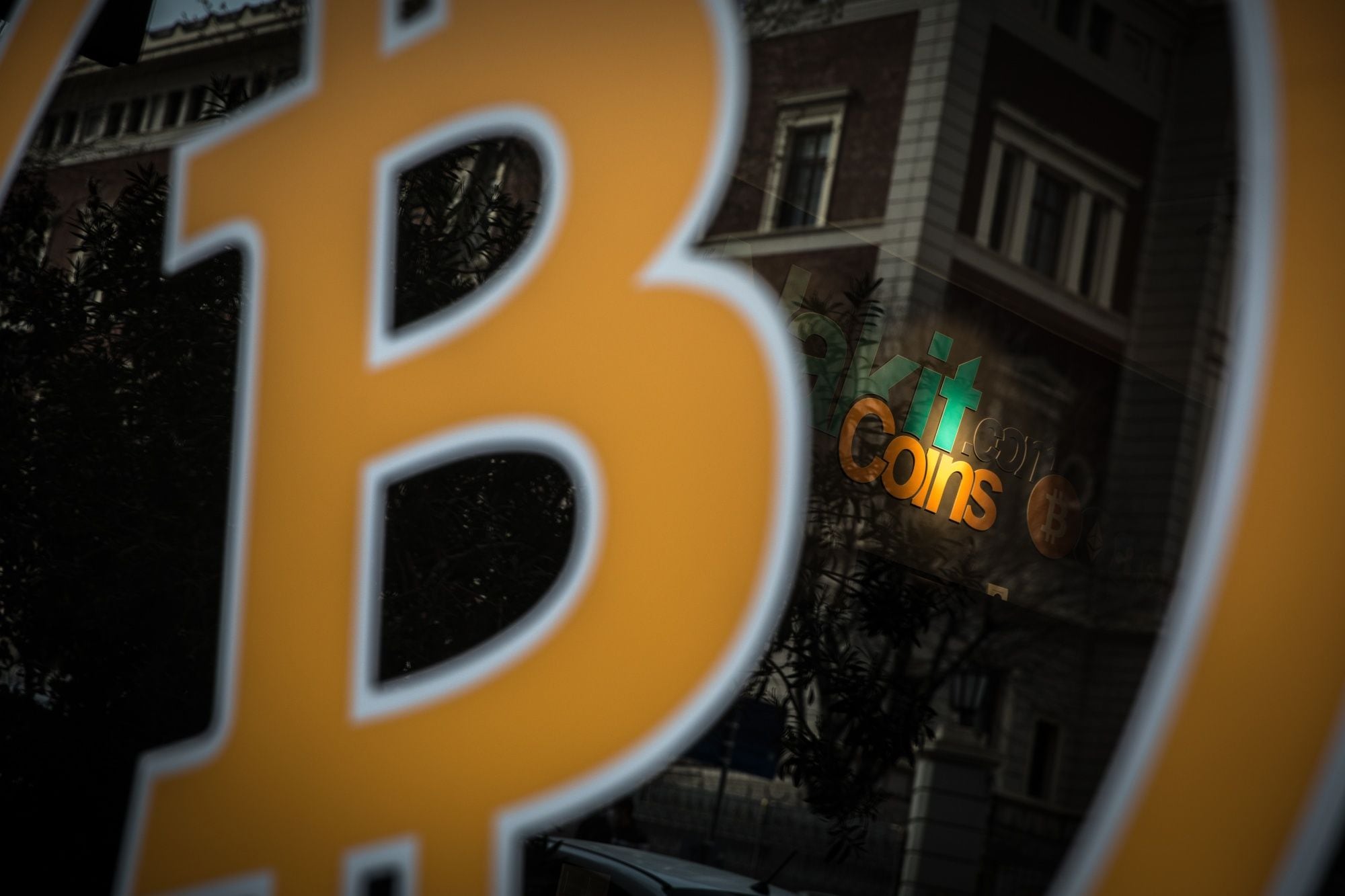 ビットコイン下落はまだまだ続く見込み､4万ドルが焦点か｜会社四季報オンライン