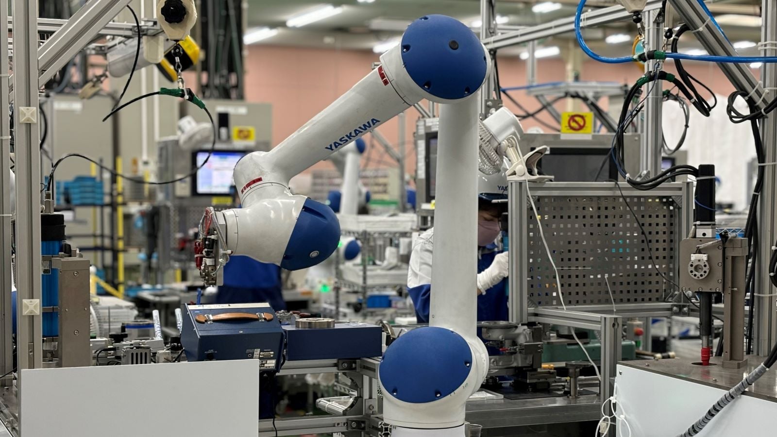 安川電機