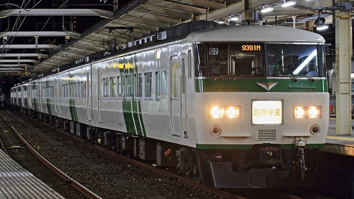 救いの神 の廃止が象徴する夜行列車の衰退 佐滝剛弘の高速道路最前線 東洋経済オンライン 社会をよくする経済ニュース