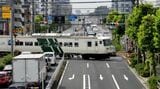 新金貨物線を走る185系（写真：クラブツーリズム鉄道部）