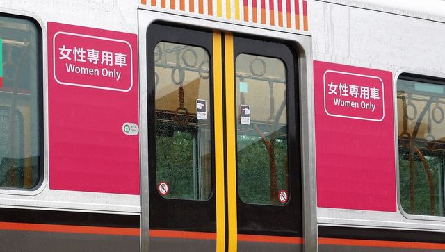 あえて女性専用車両に乗る 男性の言い分 通勤電車 東洋経済オンライン 経済ニュースの新基準