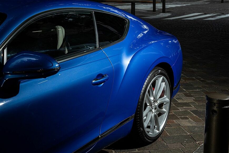 ベントレーの3代目「コンチネンタルGT」（写真：三木 宏章）
