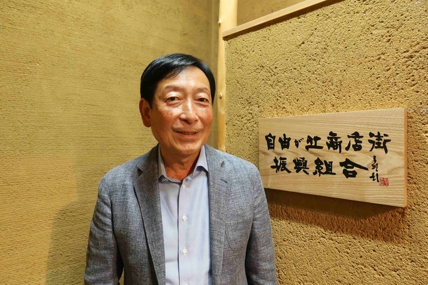地域の大地主、不動産会社の経営者でもある、まちづくり会社を牽引する岡田一弥氏（写真：筆者撮影）