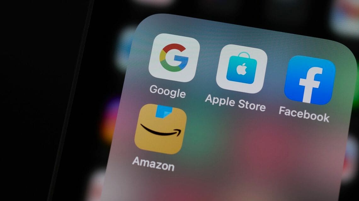巨大IT企業には「別の顔」がある。市場の独占と秘密主義を危惧する、各国政府との攻防を記者が追いかけました(写真:當舎慎悟/アフロ)