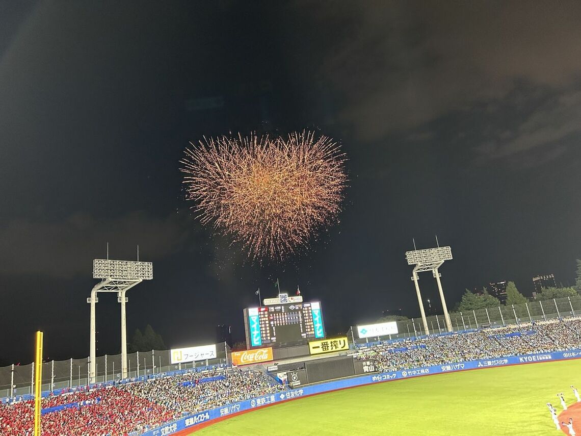 神宮球場（写真：筆者撮影）