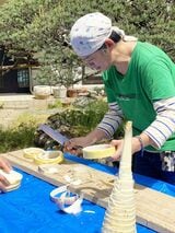 伐採した幼竹を加工