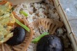 ごはんは冷めてもおいしい「ひのひかり」を使用。地元の生産者から籾の状態で50俵仕入れている（筆者撮影）