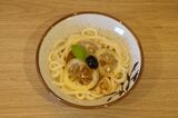 ジャンボフェリー「オリーブ牛キーマうどん」（筆者撮影）
