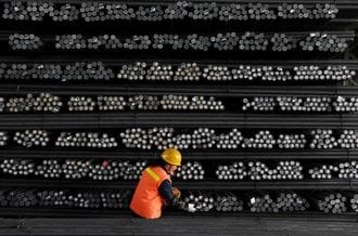 Ｇ７、鉄鋼の供給過剰問題に対応へ＝サミット文書草案