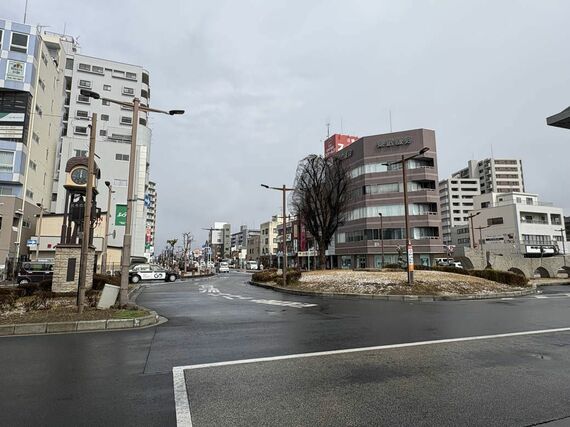 東口の駅前
