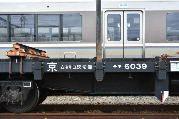 チキ5000形の側面表記。普段は桜島線安治川口駅