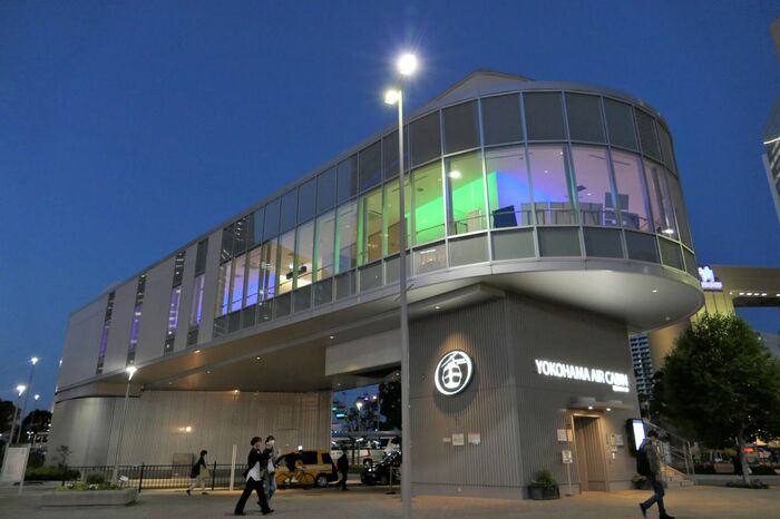 桜木町駅のライトアップ