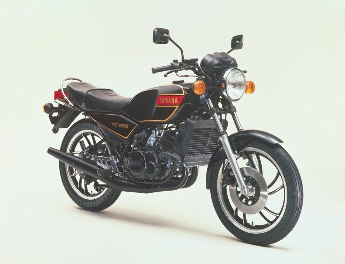 名車｢RZ250｣を感じるカラーに注目…ヤマハの新作ネオレトロバイク