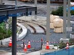 宇都宮駅東口で敷設中の線路