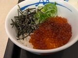 松屋のイクラ丼（写真：編集部）