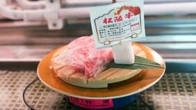 松阪牛を｢回す｣という狂気…日本で唯一の｢回転焼肉｣チェーンは､なぜ26年潰れずに続くのか？