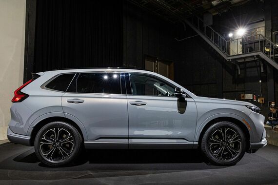 CR-V e:HEVのサイドビュー