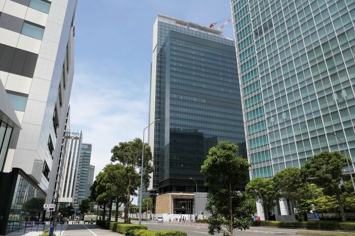 中央が建設中の「横浜シンフォステージ」。