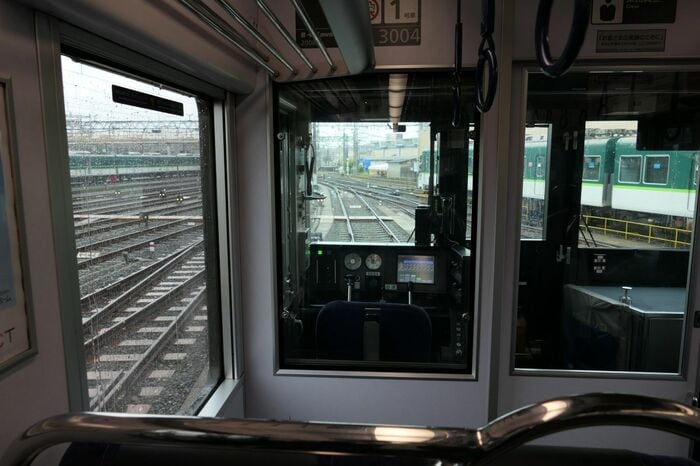 運転席後方の座席の眺め