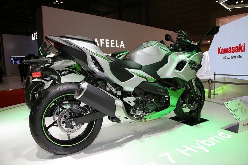 カワサキモータース「ニンジャ7ハイブリッド」（筆者撮影）