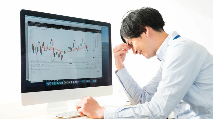 「自分の頭で考えない」投資家が最後にババを引く（写真：tokinoun／PIXTA）