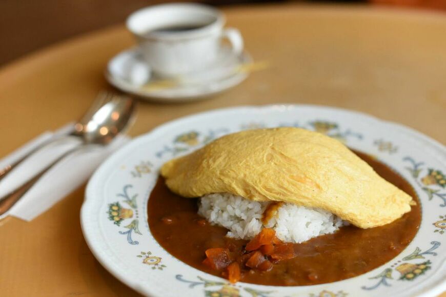 オムレツカレー（1050円税込）（筆者撮影） 