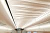 天井はLEDの硬い光質を柔らかく拡散するデザイン