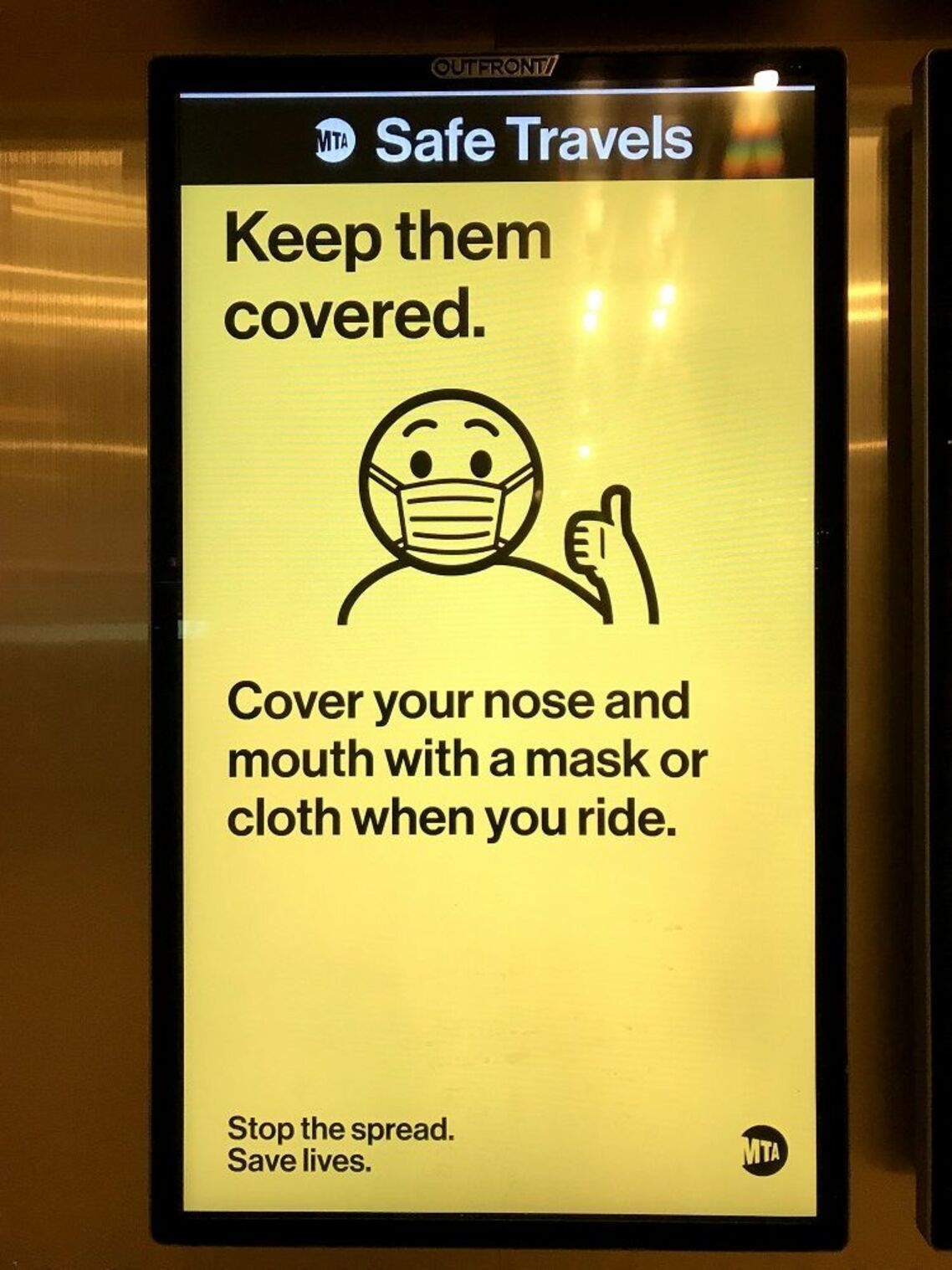 地下鉄では「乗車の際はマスクを」の注意書きが