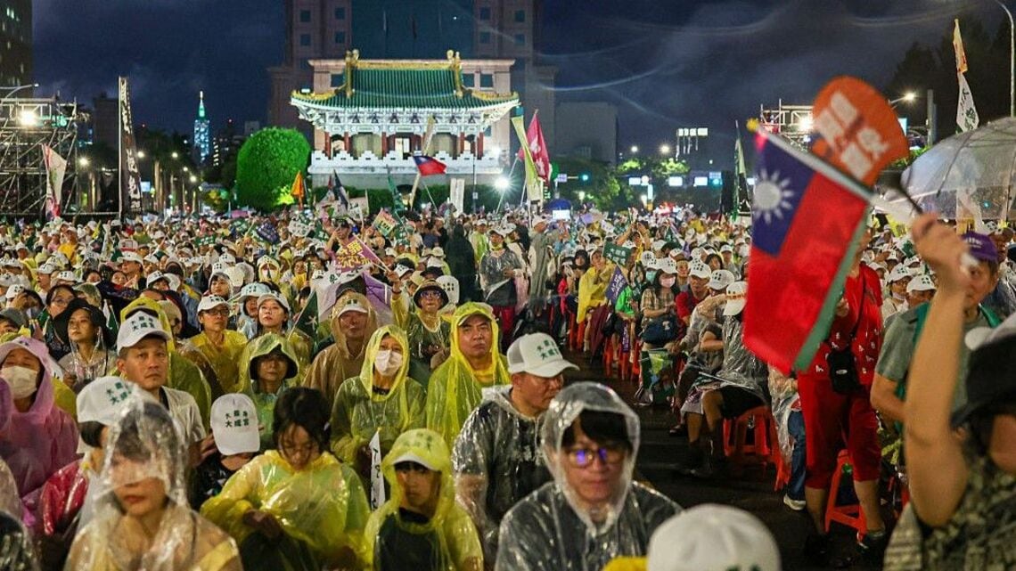 台北で開かれたリコール賛成派の集会
