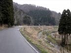 かつて蒸気機関車が走った葉原付近の線路跡