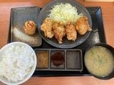 4個のからやま定食と、ジューシーもも丸