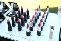 【産業天気図・トイレタリー・化粧品】アジアが成長材料だが、国内は低価格志向続き「曇り」