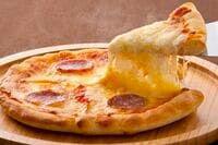 某ファミレス｢人気ピザ｣とチーズの裏側