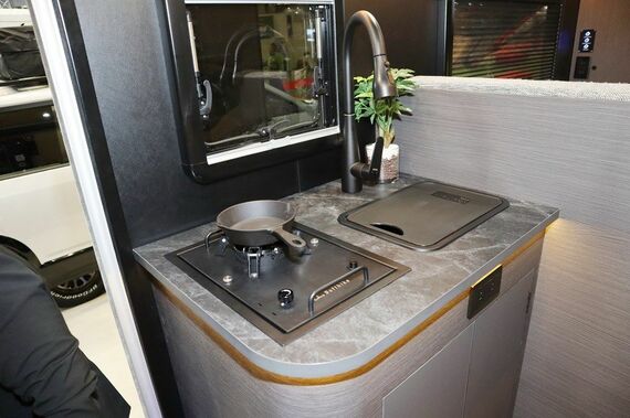 DN-75のキッチンスペース