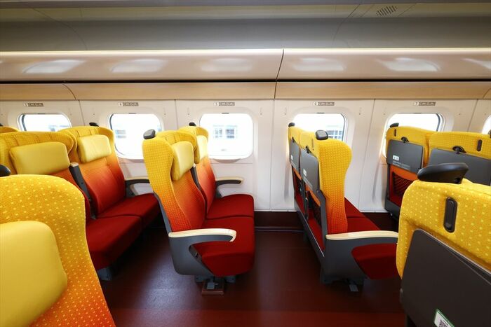 横から見た座席