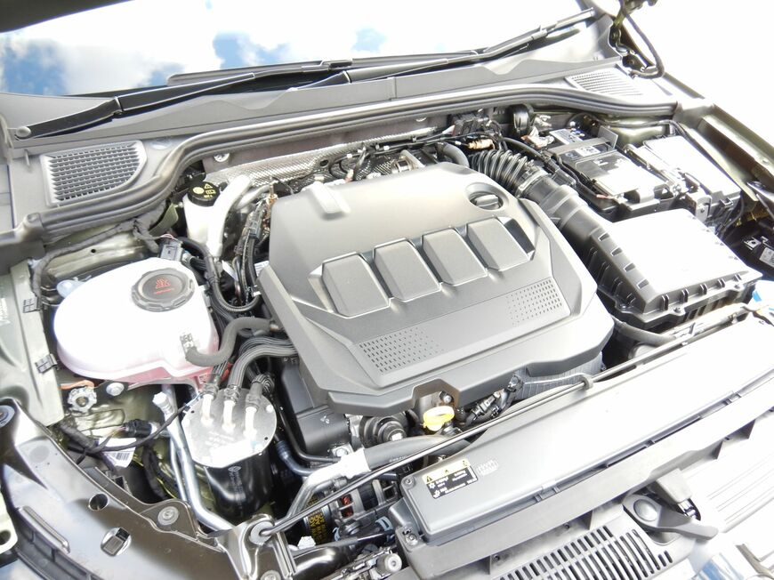 クリーンディーゼルでパワフルな走り（筆者撮影）