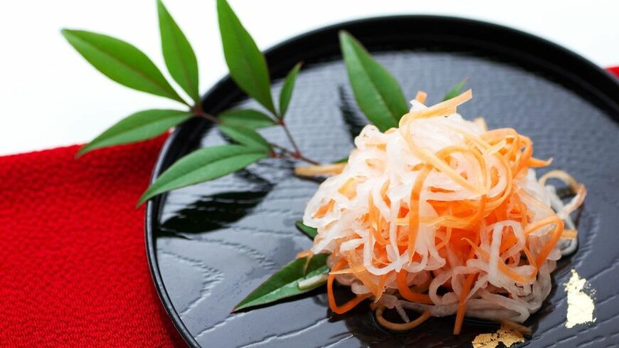 紅白なます（写真：マーボー／PIXTA）