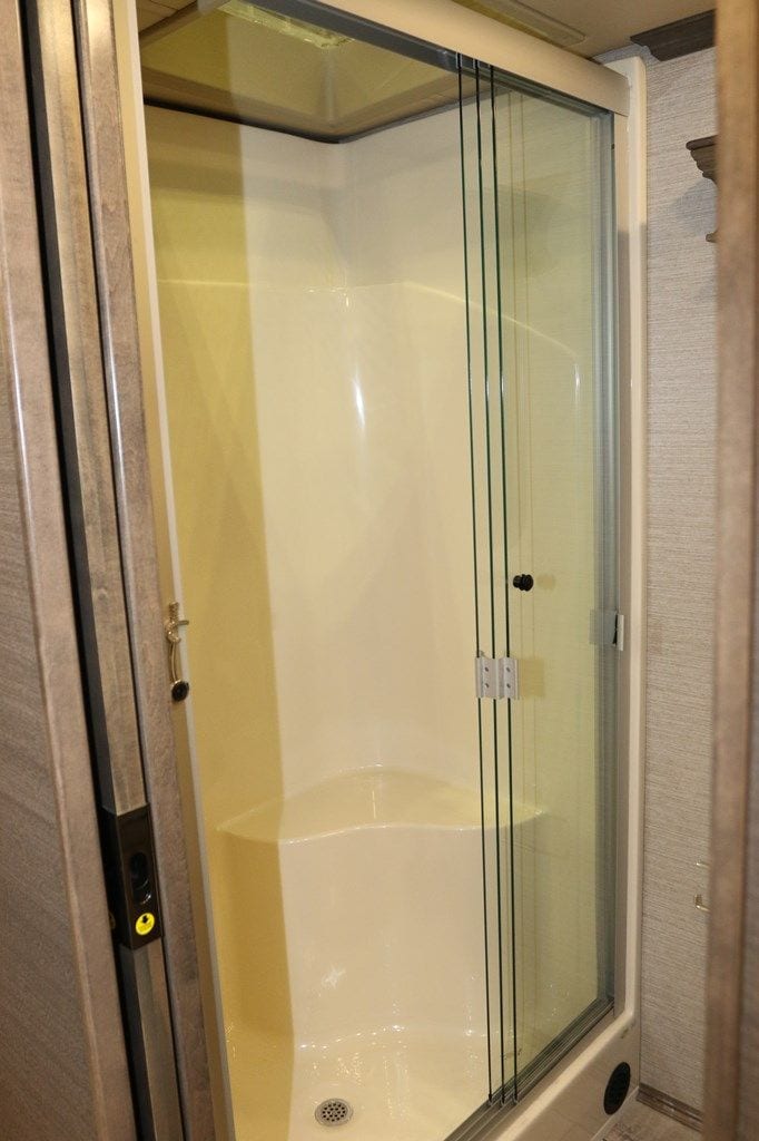 アレグロブリーズ33BRのディテールや情報（筆者撮影）