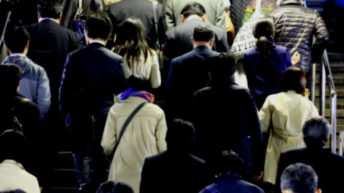 リスキリングの議論はデジタル分野に偏りがちだが、AIの得意分野でAIと競い合うのはやめたほうがいい――。『ホワイトカラー消滅』の著者・冨山和彦氏に話を聞いた（撮影：今井康一）