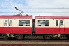 1・2両目は優先席のクロスシートが隣り合う