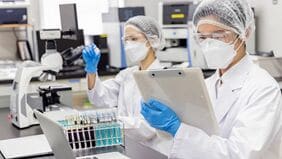 創薬ベンチャーのリプロセル､世界初承認で変身なるか 神経疾患細胞薬申請の衝撃度をトップに直撃