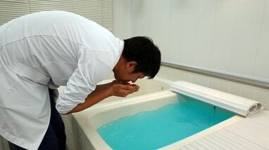 温泉地の｢情緒｣を香りに!? 半年かけて最大100種類の香料を組み合わせる"入浴剤の調香師"､その知られざる仕事に密着